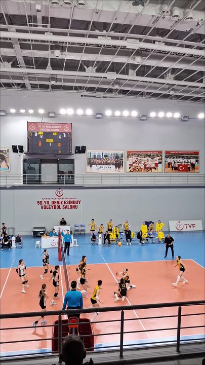 İlk Set - VakıfBank v Beşiktaş - Yıldız Kızlar Süper Ligi Final Grubu 5. Hafta