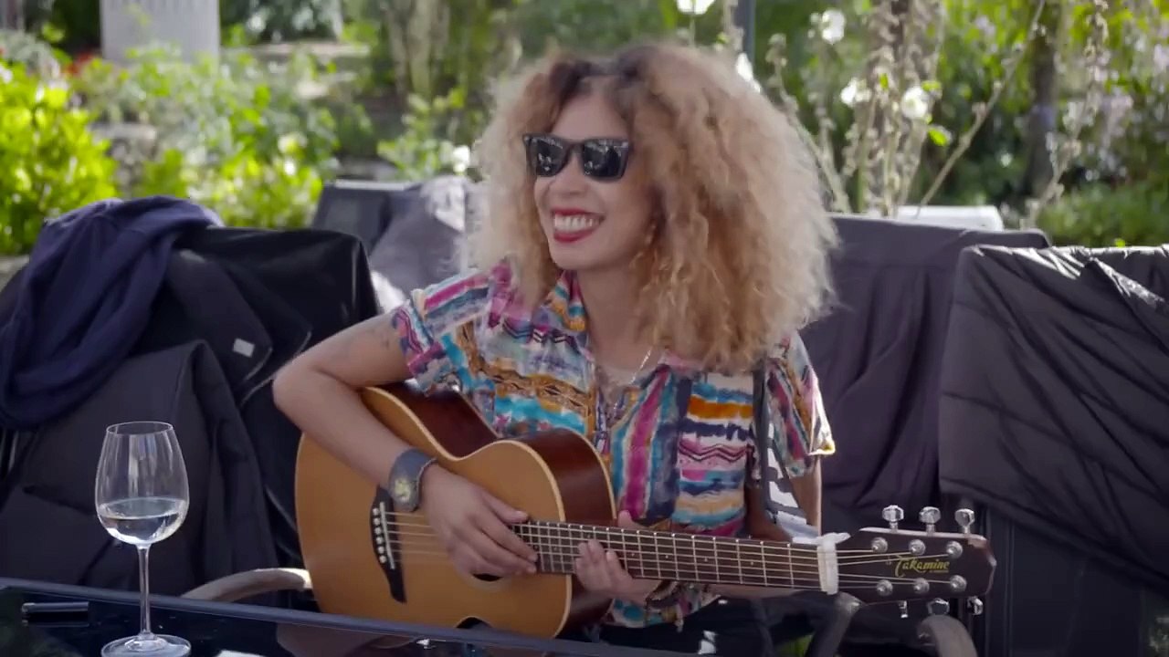 La Tribu de Pierre Perret chante... au Café du Canal