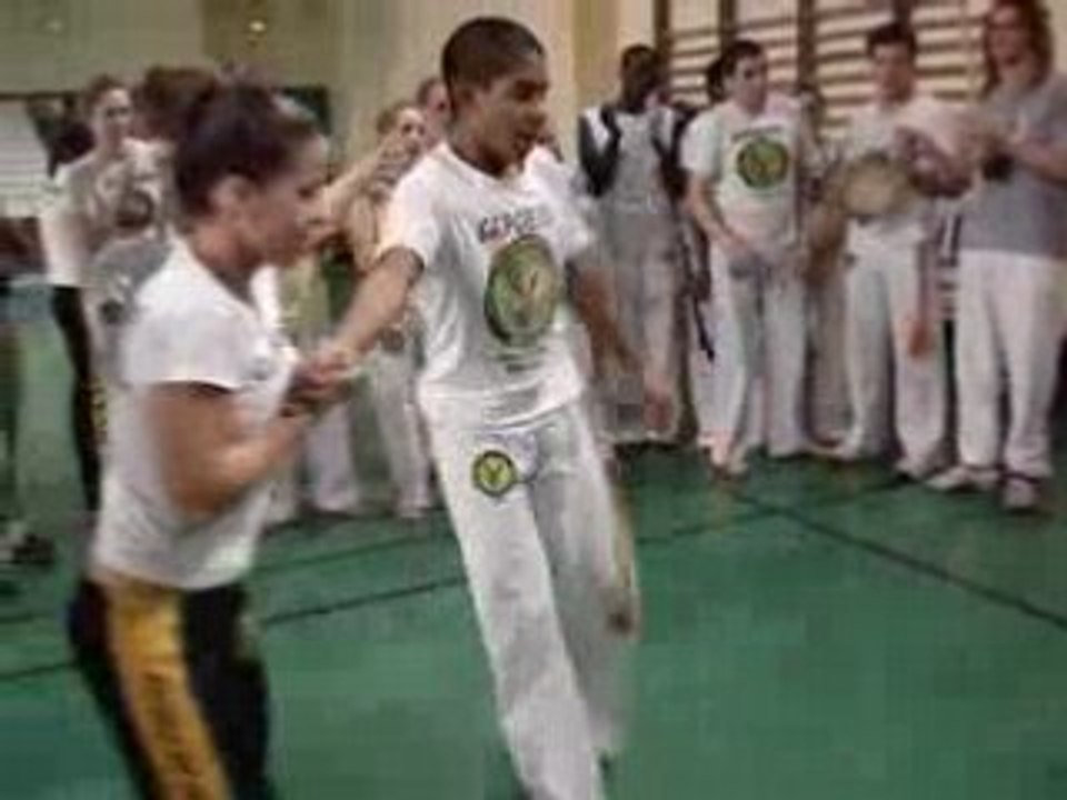 Moi Et Peteca Capoeira Senzala Saint Germain 2pt.
