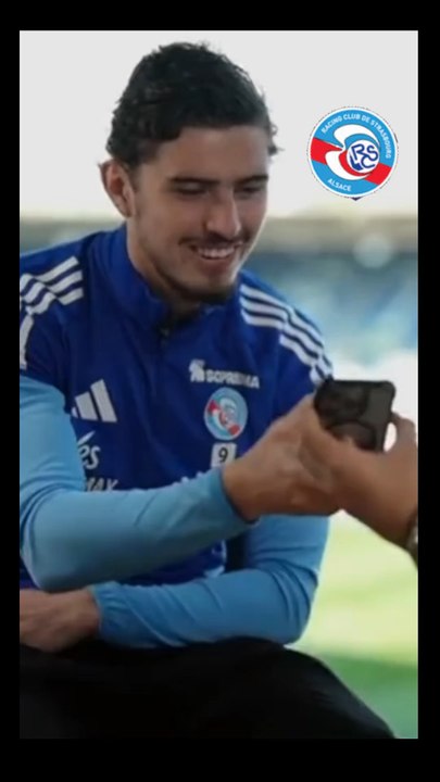 🔥 Le meilleur buteur de Ligue 1 passe à la télé !Joaquín Panichelli Strasbourg était sur Téléfoot… et il a envoyé du lourd 💥⚽Entre confiance, talent et mental de tueur devant le but 😮‍🔥Strasbourg tient peut-être SA star ⭐T’en penses quoi ? Il