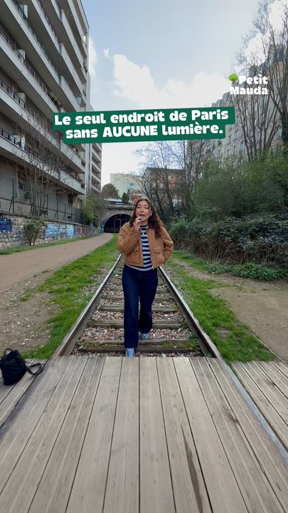🌑 Chut... On part en exploration dans le noir complet ! ✨🎁 Nos bons plans à retrouver en bio ! ❤️‍🔥👉🏻 Et abonne-toi a Petit Mauda pour plus d’inspiration ! 🌳 ©️ Crédit : @petitmauda