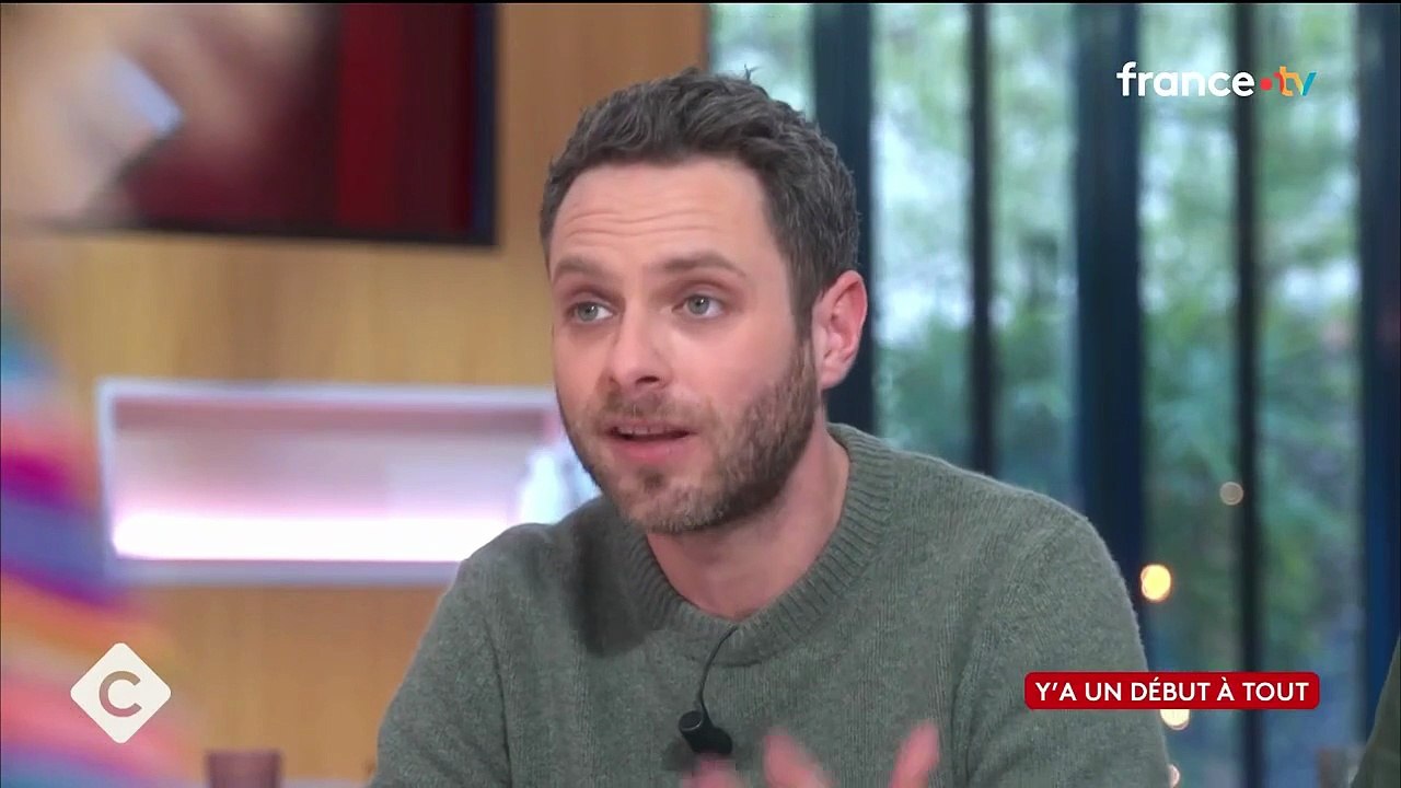 VOICI - "On n'est pas passé loin du drame" : Christophe Maé évoque un accident survenu dans une représentation du Roi Soleil qui aurait pu lui coûter la vie