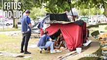 Pessoas em situação de rua recebem atendimento e orientação da assistência social em Belém