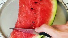Even kids can eat it easily after this hack! 🍉