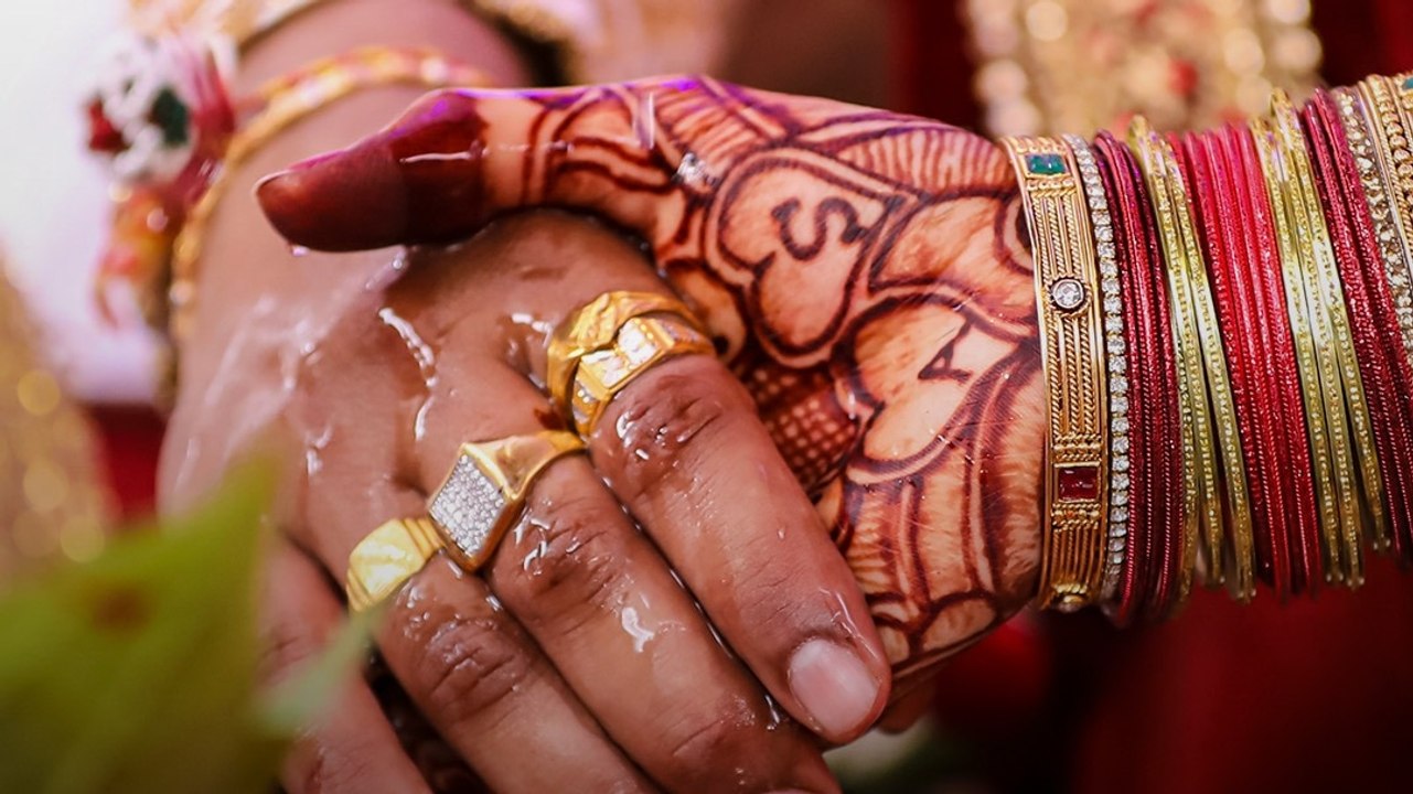 बड़े भाई से पहले छोटे की शादी क्यों मानी जाती है अशुभ? जानिए धार्मिक कारण और मान्यता