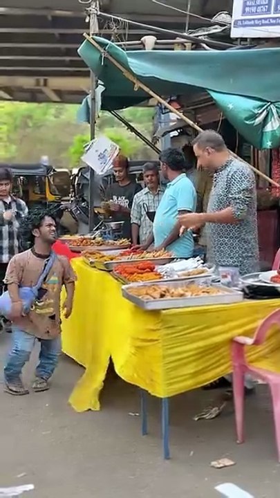 Koi samjha yeh kya bol raha hai 🤪🤪#abramputan #shorts #youtube - Abram Puttan Vlogs (360p, h264)