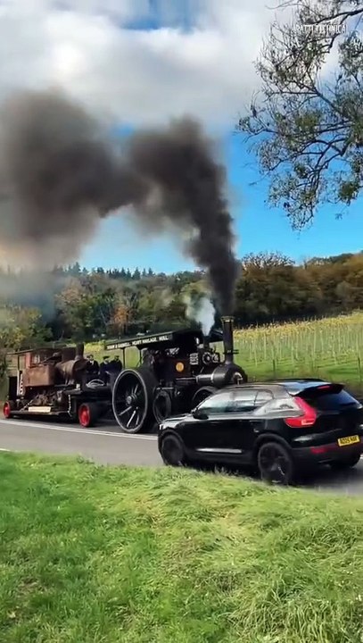 Old Steam Engine Running