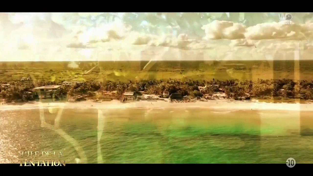 L'île de la tentation : Maxime fait du rentre-dedans à Chloé