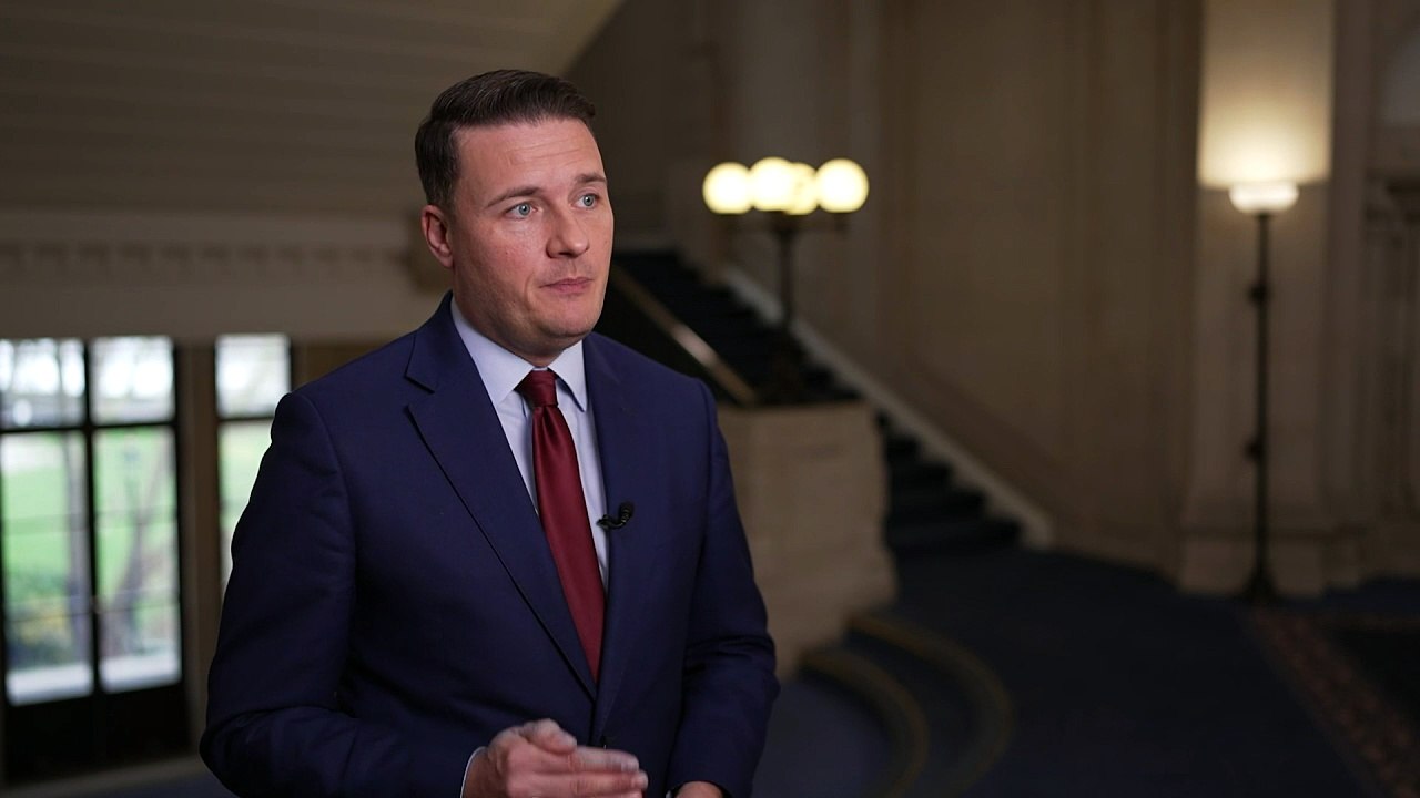 Govt: NHS acting slowly over meningitis outbreak is ‘serious