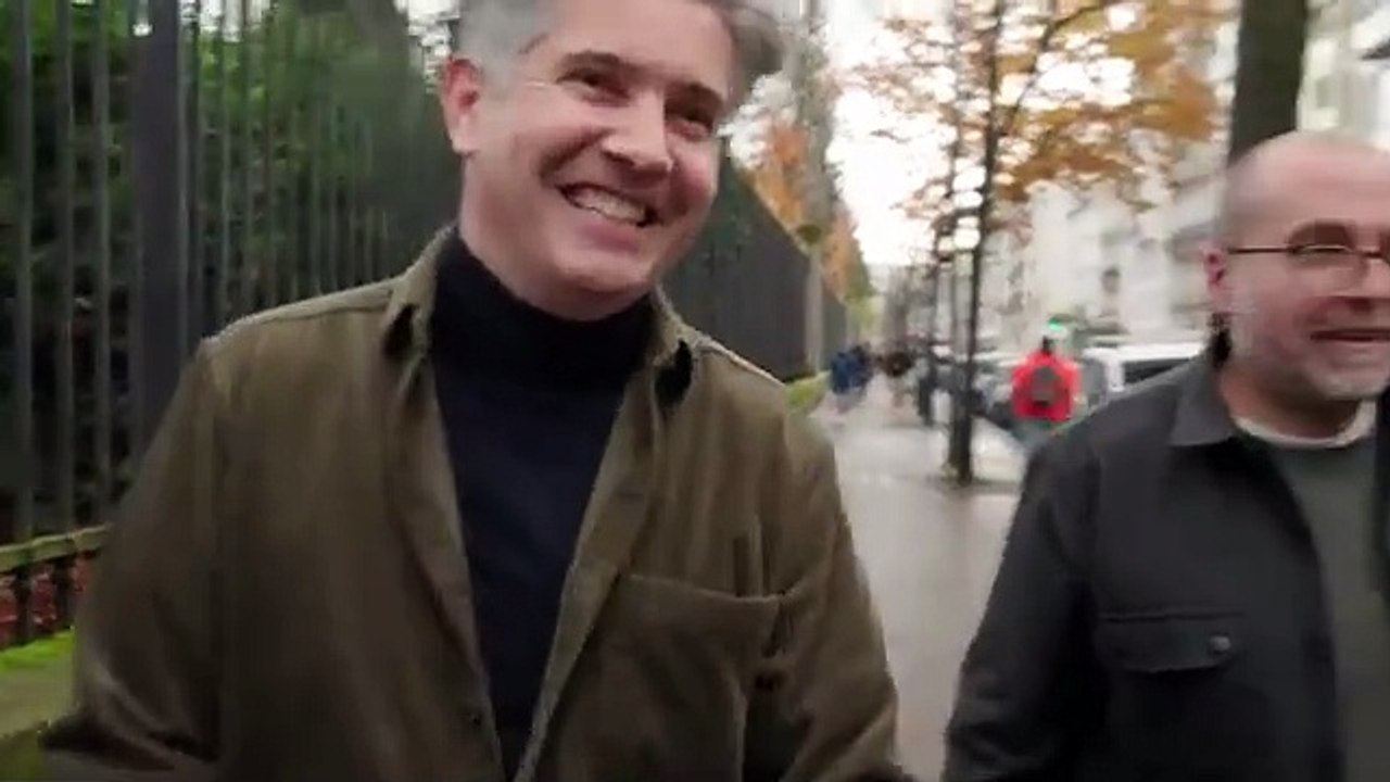 2023 – Laura Smet – Ses souvenirs auto avec Johnny Hallyday & Nathalie Baye (100 Bornes, YouTube, 18 Décembre)