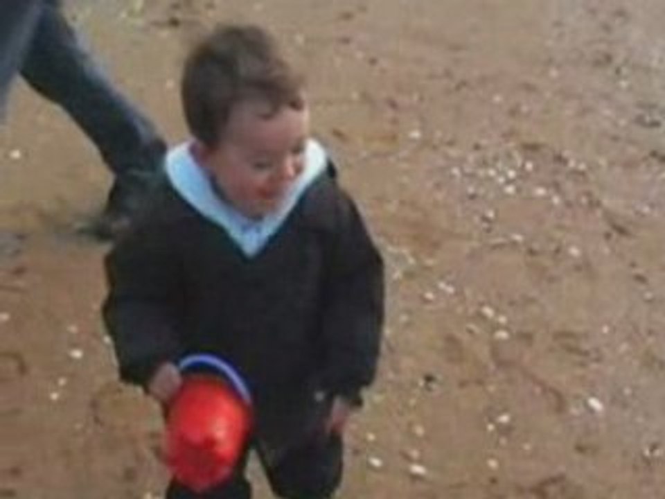 Valentin - 21 mois et demi - Plage d'Houlgate