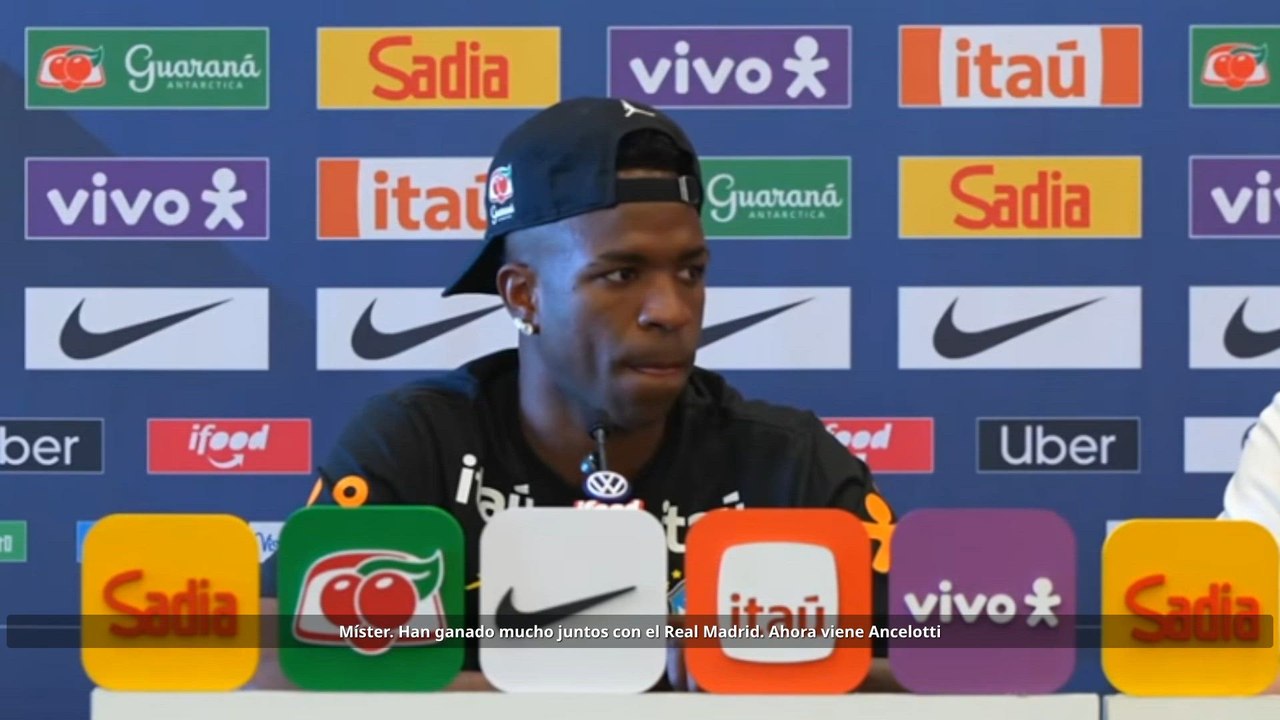 Vinicius elogia a Ancelotti en rueda de prensa