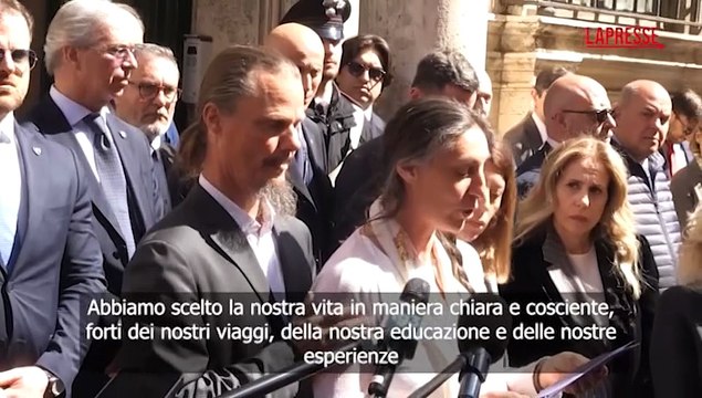 Famiglia nel bosco, la madre: Sempre vissuto nel rispetto delle leggi italiane