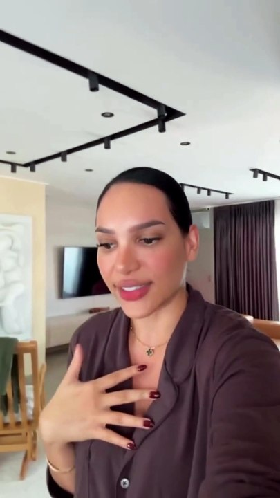 Video | ¿Madres exigentes? Iniciativa de Andrea Valdiri para celebrar quinceaños