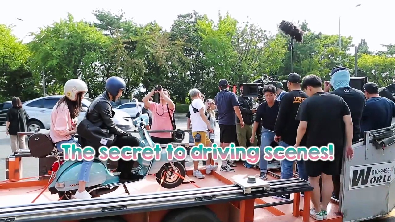 [Behind the Scenes] Jisoo and Jung Chae-yeon get drenched! | My First First Love Ep 1 | Netflix [ENG SUB]