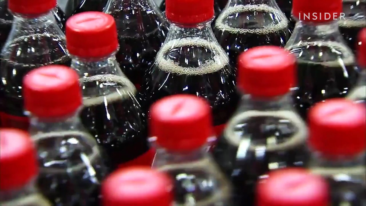 Why soda tastes different in a can or bottle