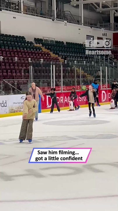 Ice Skating Fail! Mom Goes Down in Hilarious Family Moment ⛸️😂|| Heartsome 💖