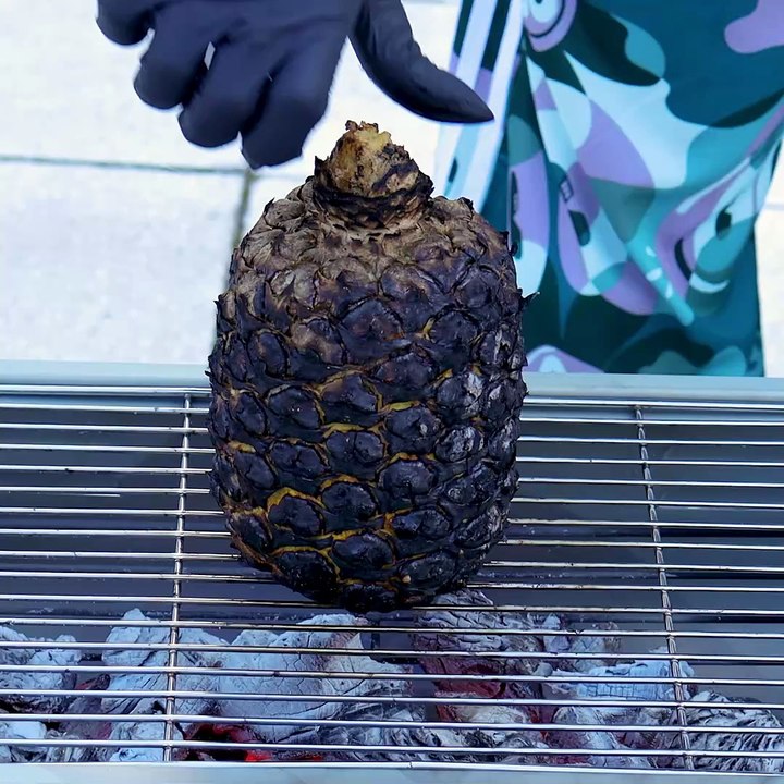 Have you ever tried grilled pineapple? 🍍