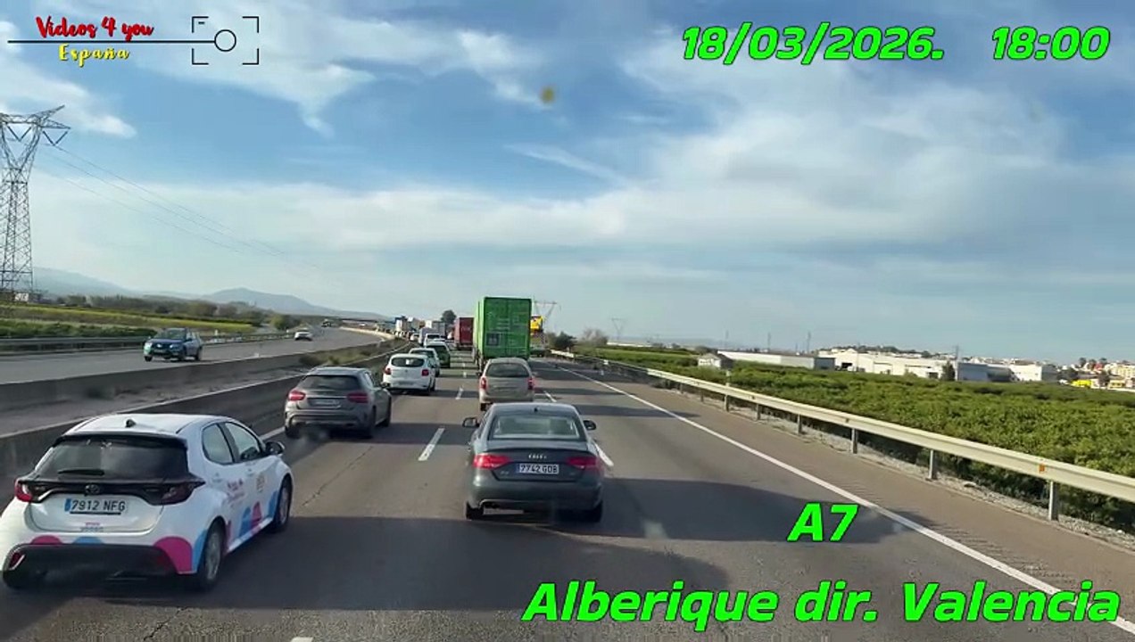 ACCIDENTE entre un tráiler y un camión rígido 🚛💥#accidente  #camioneros #accidentedecamion #españa