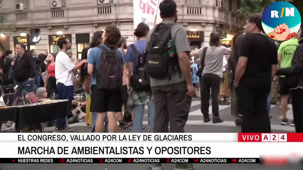 Un manifestante se acercó al móvil de A24 y humilló a Feinmann