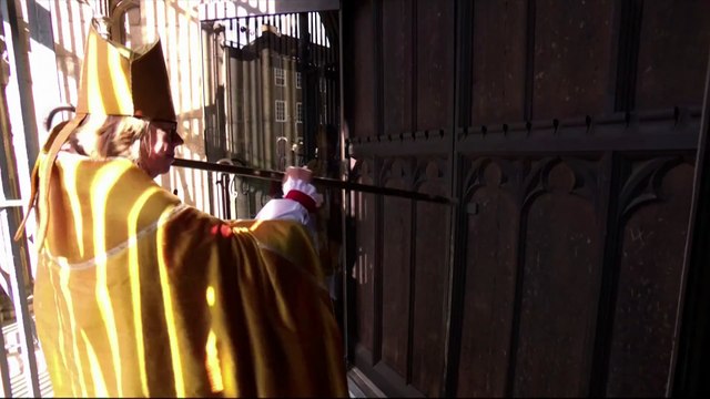 Watch: Sarah Mullally becomes first woman to lead the Church of England