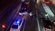 İstanbul Avcılar D-100’de bariyerlere çarpıp kaza yaptı