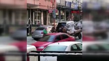 İstanbul'da aşırı yük taşıtılan ata sopa ve kemerli şiddet!