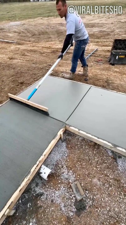 Nobody is scrolling past this...