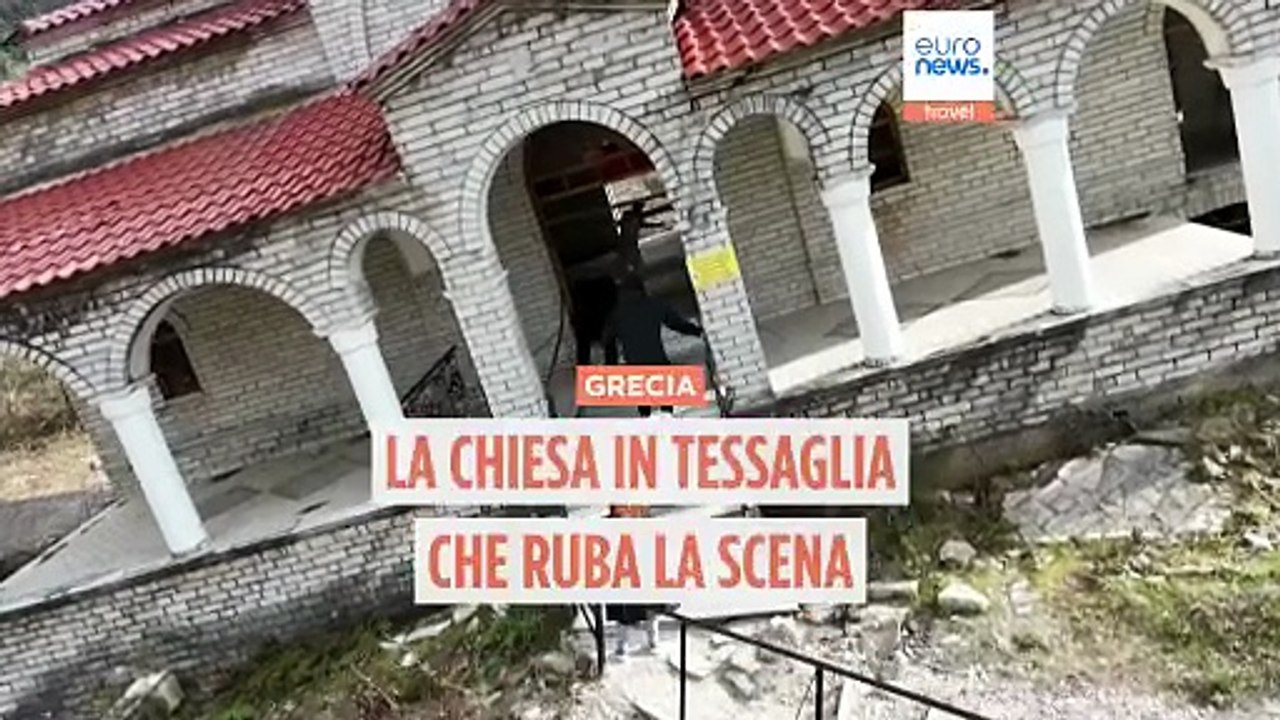 Grecia: in Tessaglia la chiesa che fa concorrenza alla Torre di Pisa