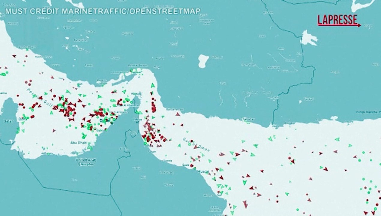 Iran, il timelapse del traffico marittimo nello Stretto di Hormuz nelle ultime 24 ore