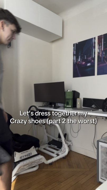 Je crois que personne ne sait les habiller... Habillons ensemble mes paires loufoques(Part 2 Yeezy 450)N'hésite pas à me dire ce que t'en penses en commentaire et si tu oserais les porter !Abonne toi pour la suite •.