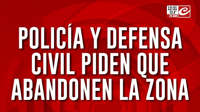 Incendio de la fábrica de pinturas: policía y defensa civil piden que abandonen la zona