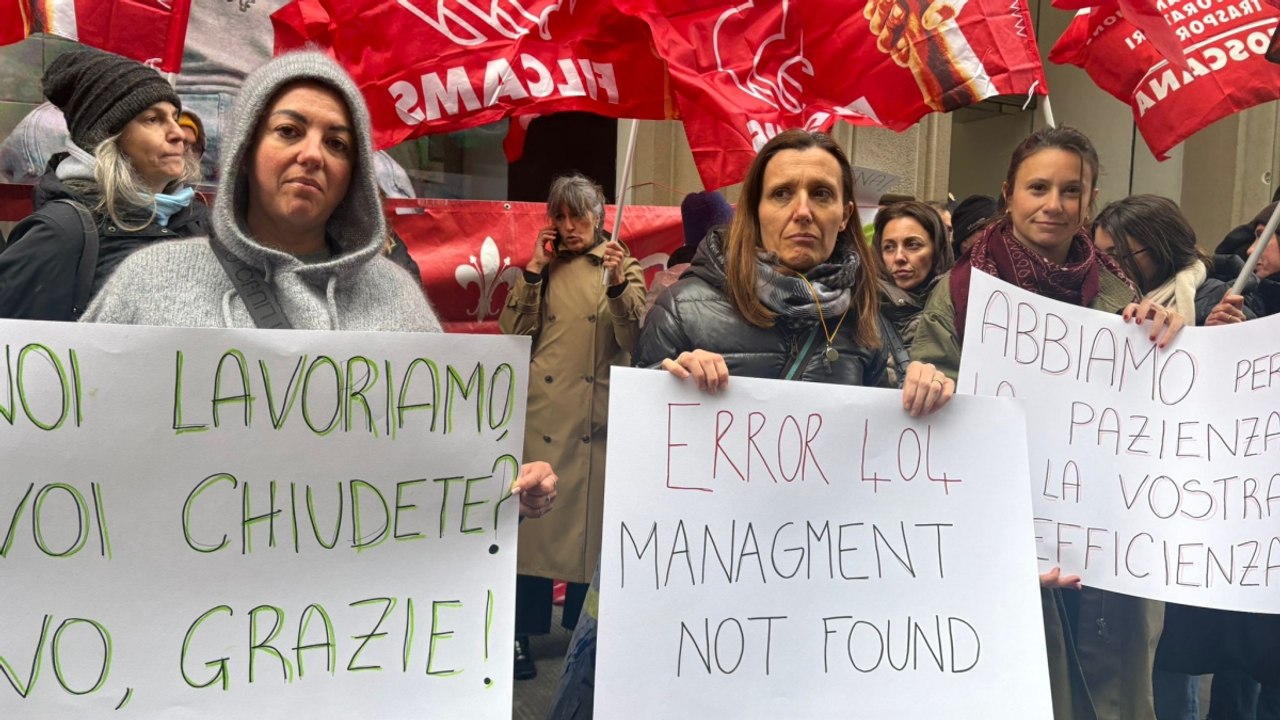 Firenze, lo sciopero dei dipendenti di LuisaViaRoma: «A rischio 300 posti di lavoro»