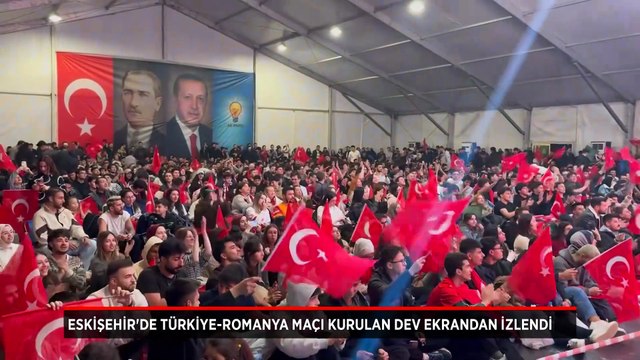 Eskişehir'de Türkiye-Romanya maçı parka kurulan dev ekrandan izlendi