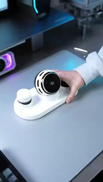 Ultimate 3-in-1 Qi2.2 Magnetic Wireless Charger with Cooling & Auto-Rotation