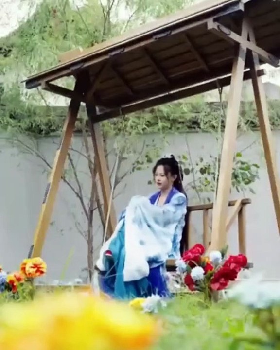 Terpindah ke Novel Jadi Antagonis, Coba Jodohkan Mereka Malah Dicintai Pria Utama - Drama China