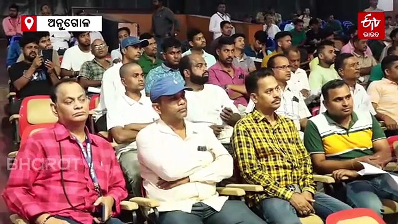 'ସ୍ଥାୟୀ ନିଯୁକ୍ତି ଦିଅ, ନଚେତ ଆଦୌ ଜମି ଛାଡ଼ିବୁ ନାହିଁ' ନାଲକୋ ସମ୍ପ୍ରସାରଣ ଜନଶୁଣାଣି ବେଳେ ରୋକଠୋକ୍ ଶୁଣାଇଲେ ଗ୍ରାମବାସୀଙ୍କ