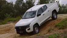 2026 Nissan Navara SL Driving Video