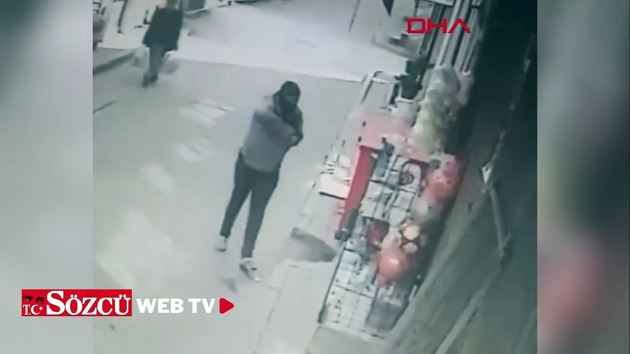 Fatih’te alışveriş yaptığı bakkalı oyuncak silahla bastı