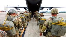 How Army paratroopers heading to Iran are trained to jump from airplanes