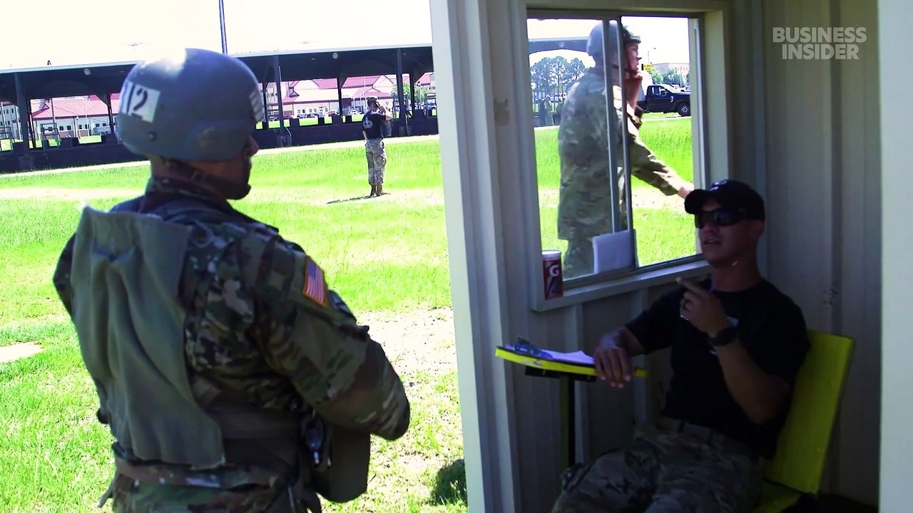 How Army paratroopers heading to Iran are trained to jump from airplanes