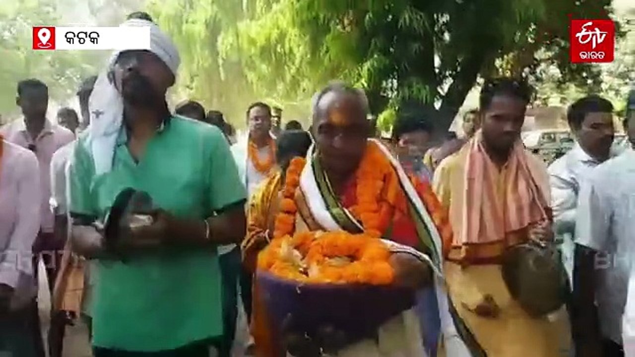 ବିଶ୍ୱ ପ୍ରସିଦ୍ଧ ଘୋଷଯାତ୍ରା ପାଇଁ ଆରମ୍ଭ ହେଲା ରଥକାଠ...