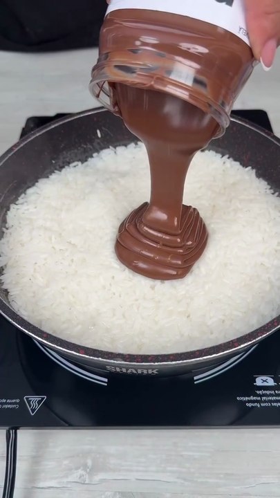 I stopped cooking rice the old way! This 1-minute secret is a game changer! 🤯🍚