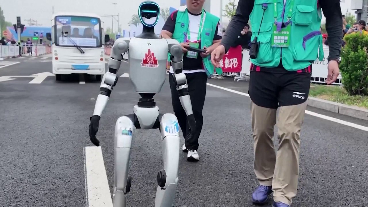 Beijing E-Town humanoid robot half-marathon set for April