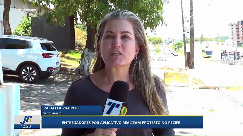 Entregadores por aplicativo realizam protesto no Recife