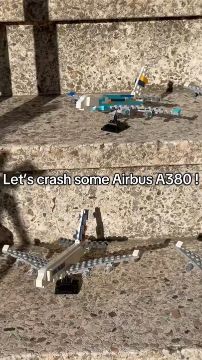 Awesome Lego video  crash 1
