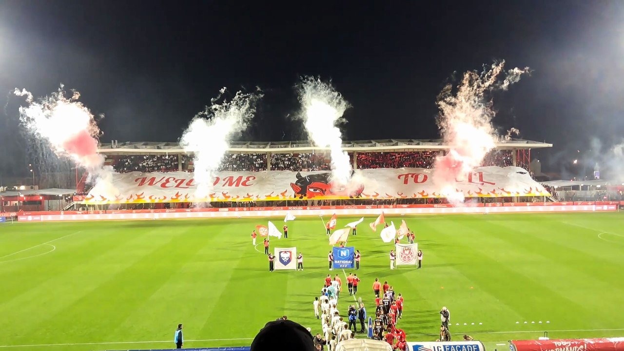 Le Tifo des supporters du FC Rouen face à Caen