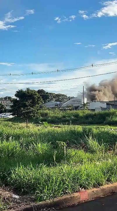 Unidade da Gazin em Douradina é atingida por incêndio