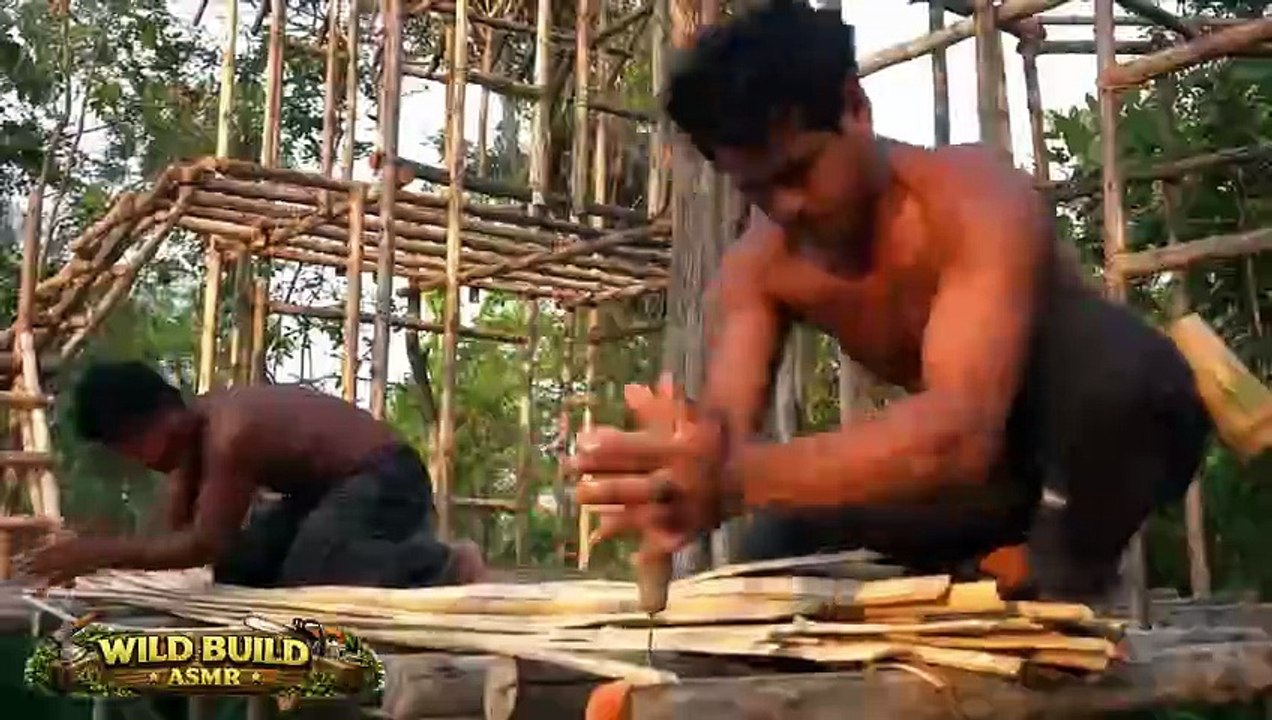 Traditional Architecture: Building a Bamboo House in the Middle of the Jungle Without Advanced Machinery