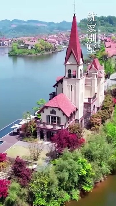 She Was Their Queen For 5 Years, Until Her Sister Came Back. Their Cruelty Drove Her To The Edge